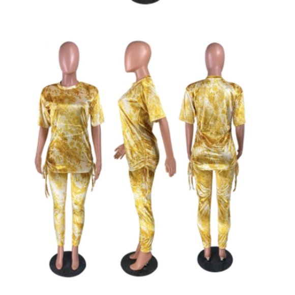 Yellow Velvet Casual Lounge Set 💛 - Picture 2 of 5